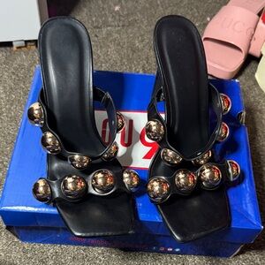 Rouge! Black Heels with Silver Accents